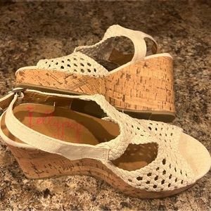 New** Jellypop beige wedges size 10